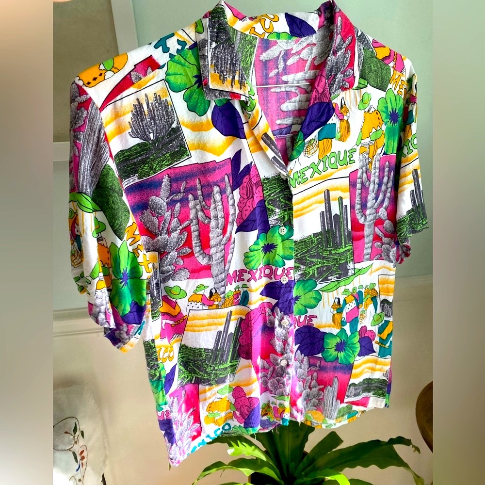 Vintage . Shirtsleeve . Button-down Shirt . Unisex Small